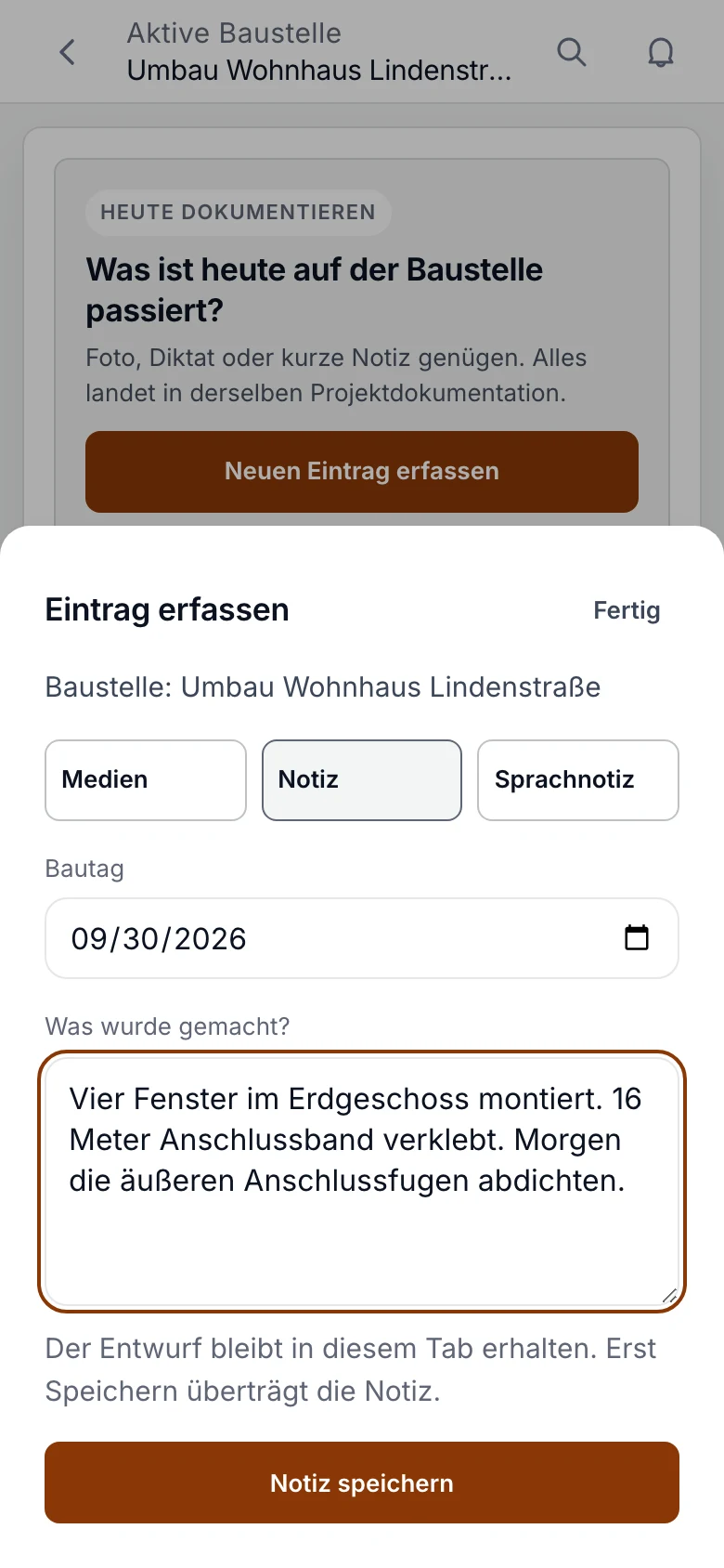 Echte mobile Browseransicht: Erfassung einer Baustellennotiz im Beispielprojekt Lindenstraße.
